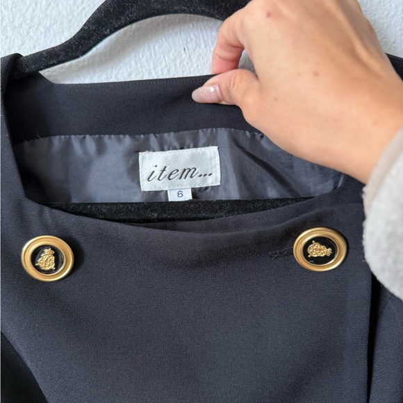 Vintage Black Gold Crest Button Dress Sleeveless Designer Style Size 6 - Picture 4 of 12